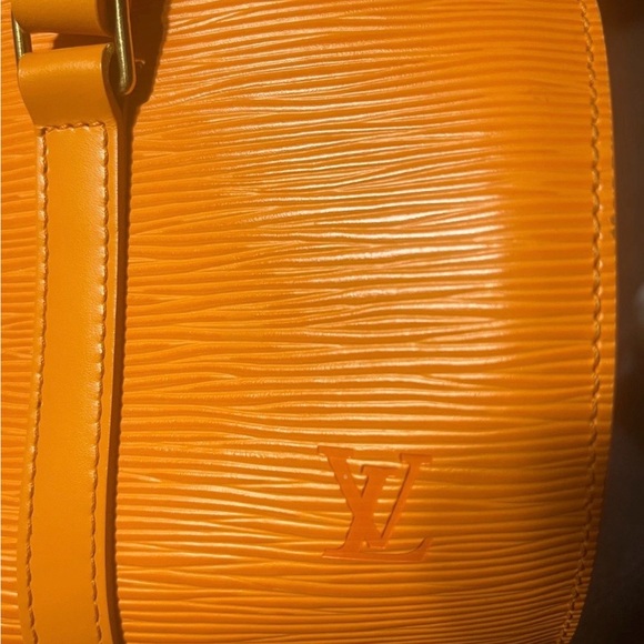 Louis Vuitton Orange Epi Leather Soufflot Bag Authentic. - Picture 6 of 9